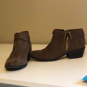 💞Gorgeous dark brown booties